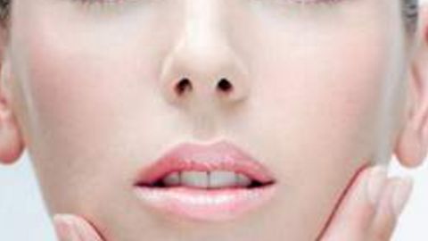 上海復(fù)旦醫(yī)院割雙眼皮收費(fèi)貴嗎？醫(yī)生技術(shù)如何？