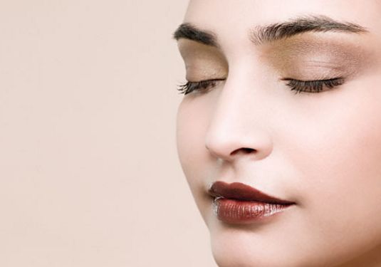 南京哪家綜合醫(yī)院在整形美容領(lǐng)域引領(lǐng)，隆胸效果好？