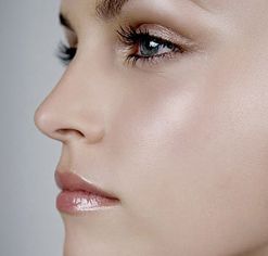 上海做豐胸手術(shù)哪家醫(yī)院好？選擇豐胸專科醫(yī)院，手術(shù)成功率高