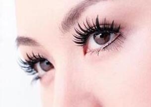 廣州曙光醫(yī)學(xué)美容醫(yī)院：修復(fù)手部燒傷畸形，潘寧感動(dòng)轉(zhuǎn)變