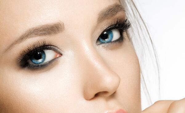 南方醫(yī)院的雙眼皮手術(shù)效果如何？馮傳波醫(yī)生怎么樣？推薦優(yōu)秀雙眼皮醫(yī)生，手術(shù)價(jià)格詳解！獲取絕佳美眼技巧！