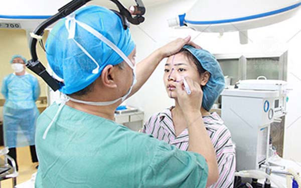 杭州假體隆胸醫(yī)生推薦榜單，這5位醫(yī)生技術(shù)高超，敬業(yè)專注