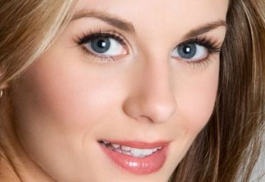 如何進(jìn)行何文星修復(fù)雙眼皮手術(shù)？什么價(jià)格？有哪些醫(yī)生和成功案例值得關(guān)注？