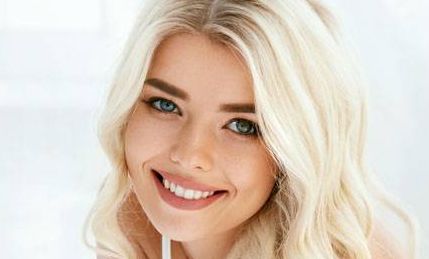 武漢哪家醫(yī)院去眼袋效果好？頂級專家?guī)湍闾暨x