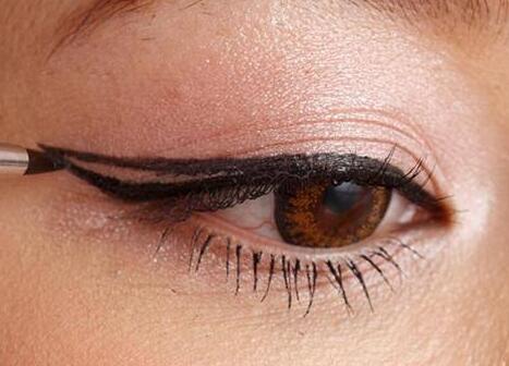 沈陽隆鼻醫(yī)生推薦！找到不二選擇，手術(shù)費用詳解！