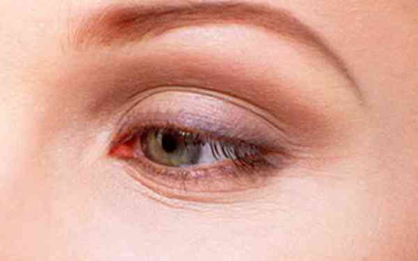 陽光湯躍明沐浴豐滿的容顏，煥發(fā)膠原蛋白魅力！