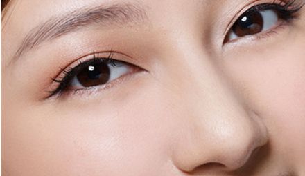 如何選擇去眼袋的專業(yè)醫(yī)院？找尋揚(yáng)州哪家醫(yī)院去眼袋效果好？