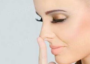 整形博士殷佳鵬：醫(yī)術卓越,技術升級無處不在