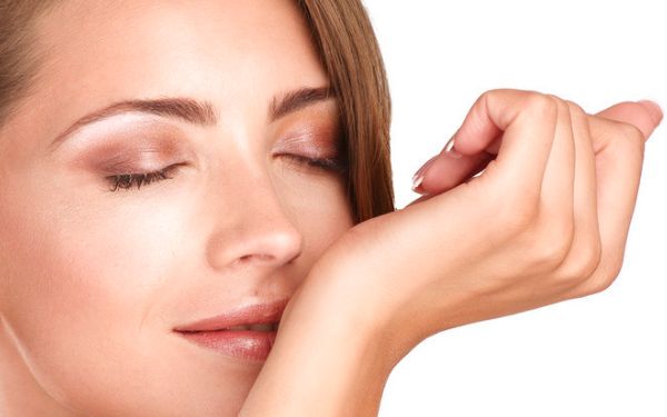 尋找南昌醫(yī)生進(jìn)行眉弓填充，唐輝的專業(yè)技術(shù)為你帶來美麗變革