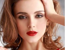 《青醫(yī)附院眼袋手術，權威醫(yī)生團隊全面介紹，了解手術費用表》