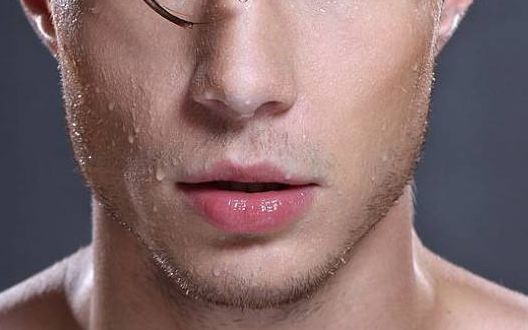 美萊汪灝醫(yī)生專業(yè)隆胸案例曝光，打造全新魅力體驗(yàn)