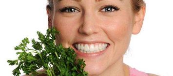 上海九院眼修復(fù)哪個(gè)醫(yī)生技術(shù)受贊譽(yù)？知名醫(yī)師張余光、蘇薇潔、謝峰備受推崇。