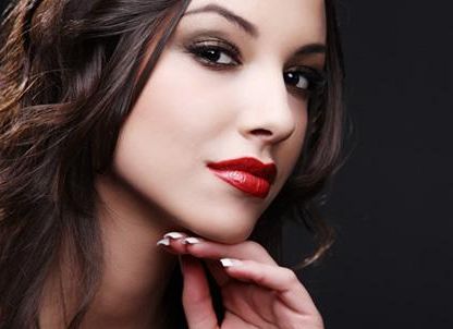 何棟良醫(yī)生：獨(dú)具醫(yī)學(xué)才華，分享真實(shí)隆鼻案例與最新價(jià)格清單