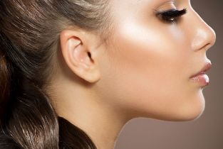 濟南諾德整形專家的技術值得信賴，走進專業(yè)醫(yī)療機構，告別皺紋和單眼皮