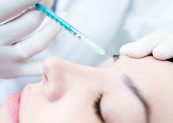 鄭州華領(lǐng)整形醫(yī)院專家榜單，備受關(guān)注的頂尖醫(yī)館實(shí)力傲人！