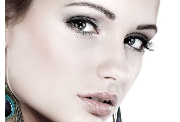 武漢中翰李哲雙眼皮技術(shù)絕佳！讓你恢復(fù)雙眼魅力的秘密