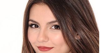 探索眼睫毛種植效果持久性：延長(zhǎng)美睫保持期限秘訣