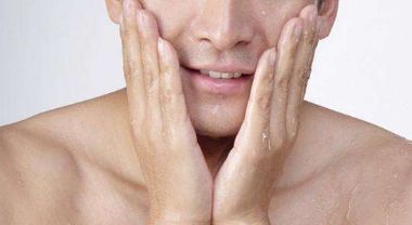 鄭州麗天醫(yī)療美容門診部王青主任介紹：受追捧的背后，口碑如何？