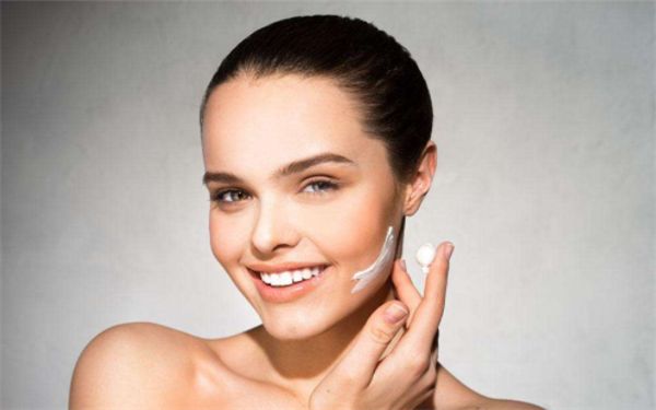 重慶陳亮醫(yī)生如何進(jìn)行下頜角整形？獨(dú)特案例揭秘！