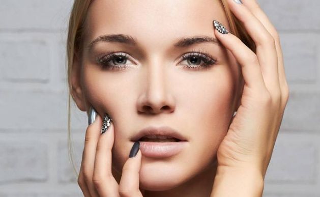 上海專(zhuān)家?guī)懔私馊A美楊亞益醫(yī)生的眼部療程