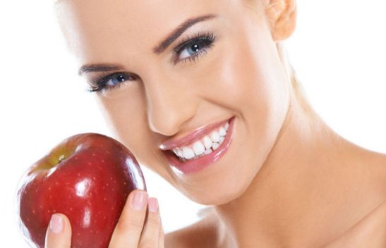 王麗妮雙眼開眼露神，完美審美由我親自解讀！