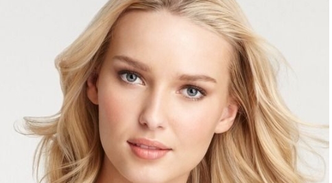 國外明星都偏愛哪些整形項目？豐胸、豐臀、嘴唇加厚是更流行的歐美標準模式嗎？