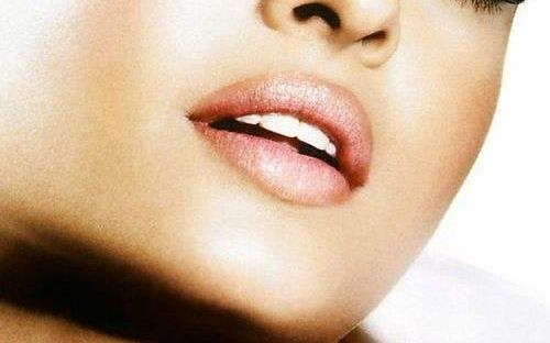 吳小蔚遇到的隱形雙眼皮修復(fù)技術(shù)實(shí)例以及醫(yī)生分析