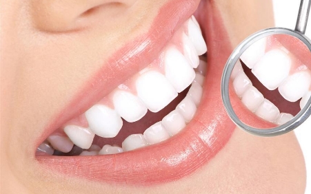 西南醫(yī)院整形美容科李喆的醫(yī)生價位表有何特點？熱門項目有哪些反饋？整形醫(yī)生的服務如何？