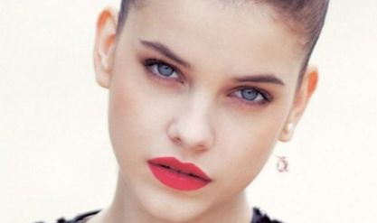 成都美容整形醫(yī)院的馮春雨醫(yī)生：魅力翻倍，立體隆胸事例解析