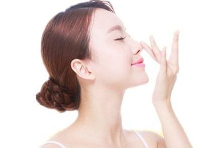 上海九院雙眼皮手術(shù)哪家醫(yī)生值得信賴？推薦蘇薇潔、丁偉等口碑一流！