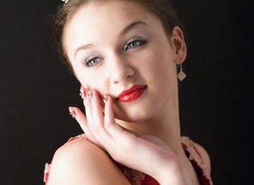 大慶康美口腔醫(yī)院的頂級專家團隊閃耀醫(yī)療領(lǐng)域