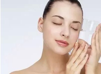 楊連華雙眼皮手術(shù)效果如何？從醫(yī)院介紹到實(shí)際案例，還有手術(shù)價(jià)格一覽