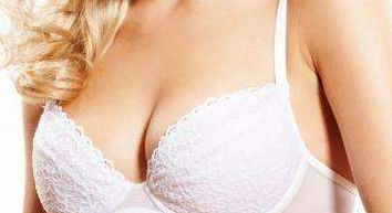 申霄，坐診醫(yī)院與個(gè)人技術(shù)全方位解析，附參考價(jià)目表！