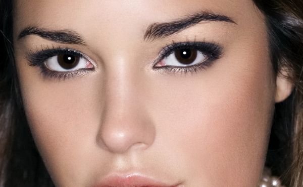 上海哪家醫(yī)生的雙眼皮修復(fù)效果更好？對(duì)比蘇薇潔、杜園園、朱迪等專家，排名前五大！