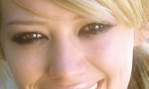 寶雞市中心醫(yī)院眼科專家王娜擅長激光近視手術(shù)，手術(shù)費用詳解