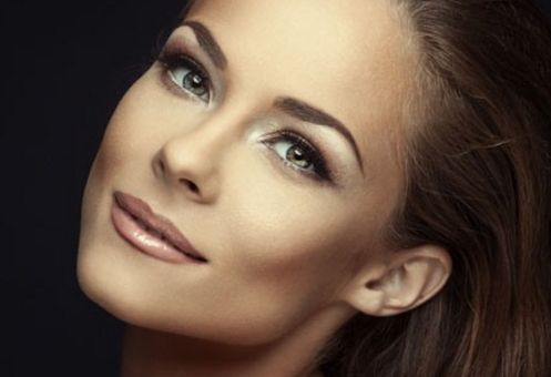 北京市有許多知名的脂肪隆胸醫(yī)生，今天我們來為大家介紹一下排名前十的實(shí)力醫(yī)生以及他們的價(jià)格表。