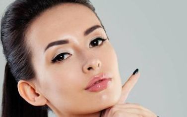 鼻子修復費用高昂？劉彥軍醫(yī)生背景及手術(shù)成功案例展示