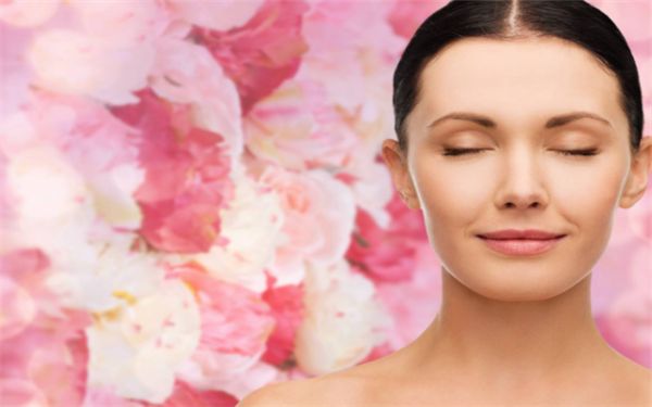 上海伯思立醫(yī)療美容醫(yī)院專家技術(shù)實(shí)力如何？唐毅隆胸成功案例揭秘