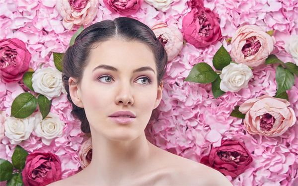 林二石整形醫(yī)生技術(shù)專長、口碑優(yōu)良，韓國有坐診皮膚科醫(yī)院