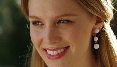 整形改運(yùn)，毀容悲?。好嫦嗫朔蜃儭肮砟槨? style=