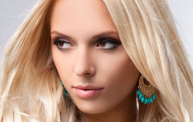 美容院暗中牽線“中介”，求美者消費風(fēng)險重重