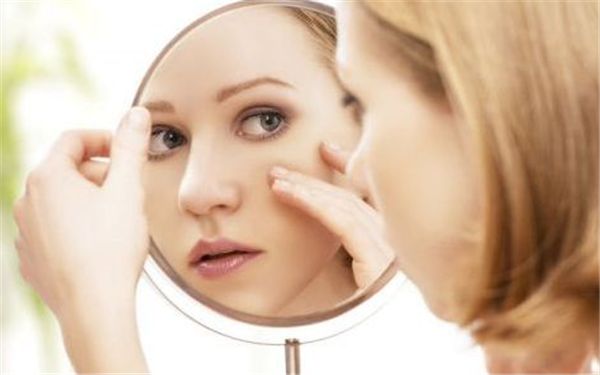 耳軟骨隆鼻，靠譜嗎？會不會穿出來？