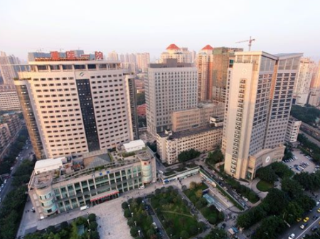 重慶醫(yī)科大學(xué)附屬醫(yī)院正經(jīng)美容科