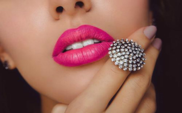 珠海外眼角修復(fù)醫(yī)生