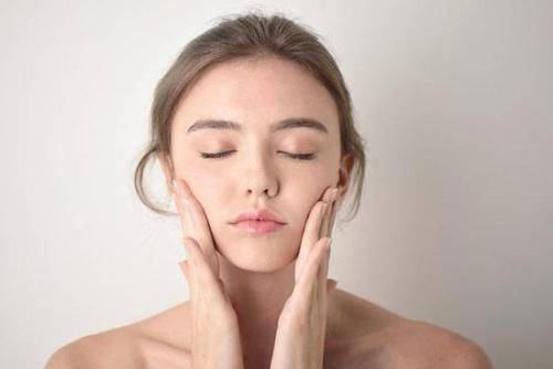 佛山面部微創(chuàng)提升術(shù)醫(yī)生