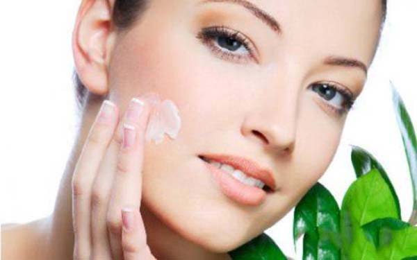 八位頂尖專家整合，梳理耳部整形的最佳選擇