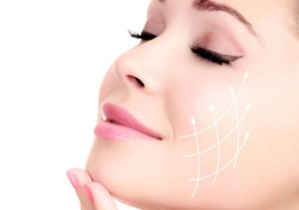 廣州激光點(diǎn)陣祛黑頭醫(yī)生