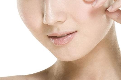 沈陽內(nèi)窺鏡隆胸醫(yī)生