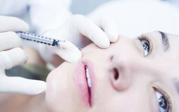 重慶整形醫(yī)院綜合評價：公私醫(yī)美實力大PK，誰強誰說了算！