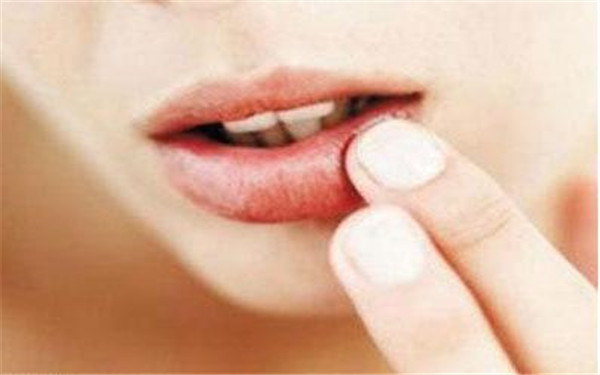 武漢腫泡眼抽脂醫(yī)生